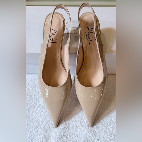 AGL Women´s Nude Patent Leather Heels
